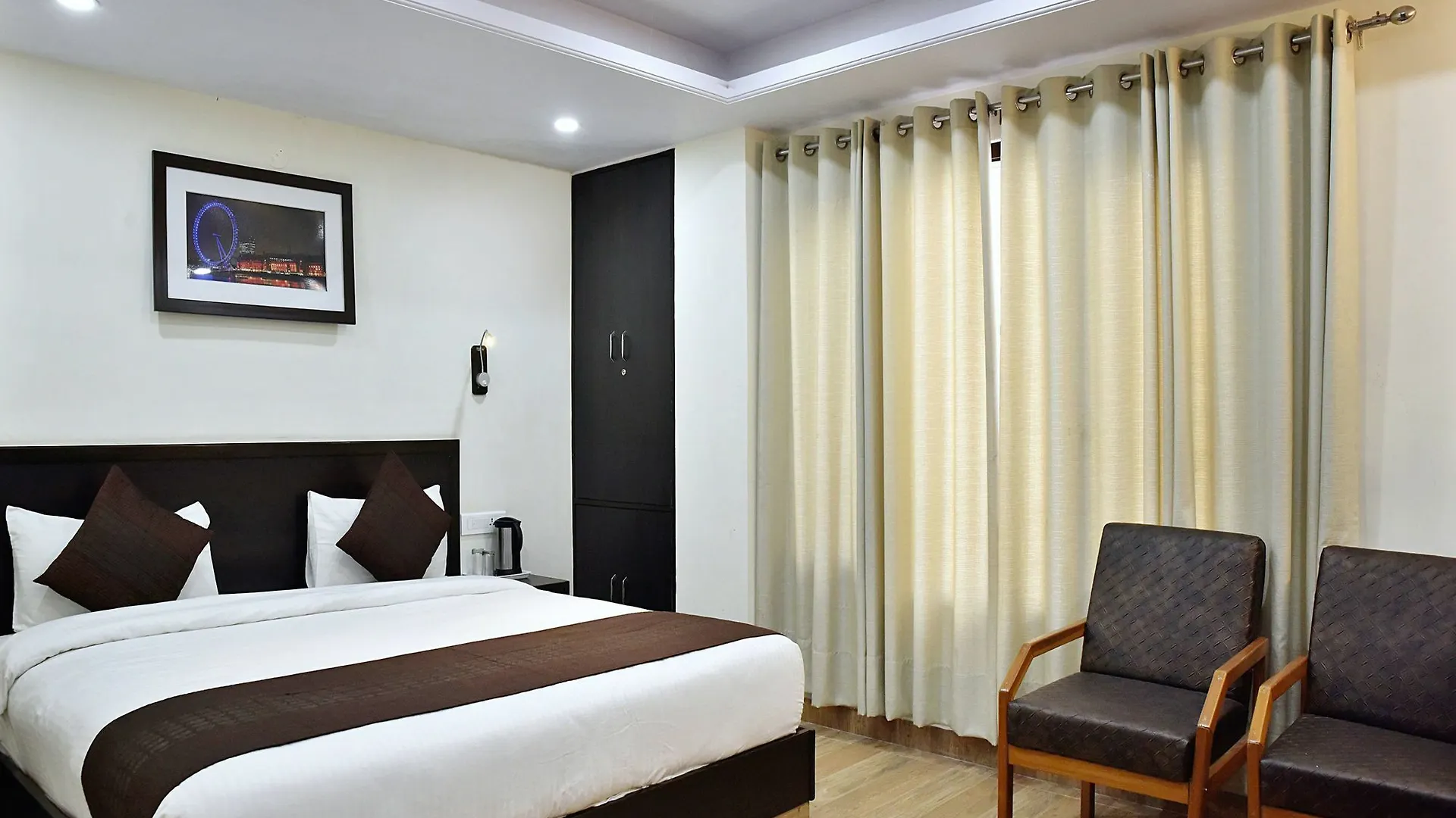 Hotel Treebo Maharaja, Near Mall Road Shimla